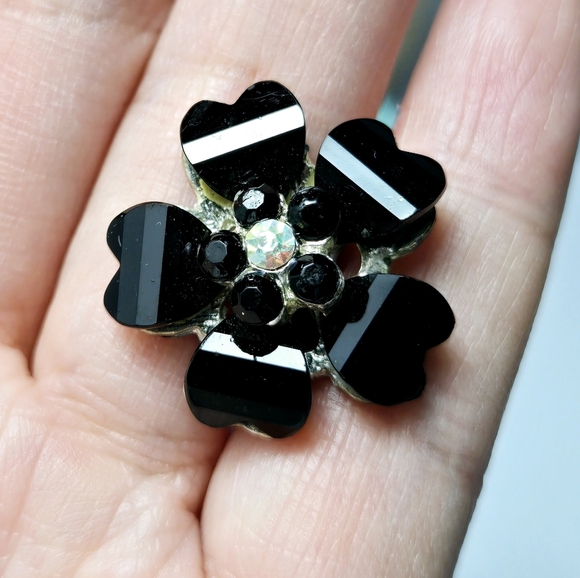 Vintage Black Floral Ring and Earrings Set - Picture 9 of 17